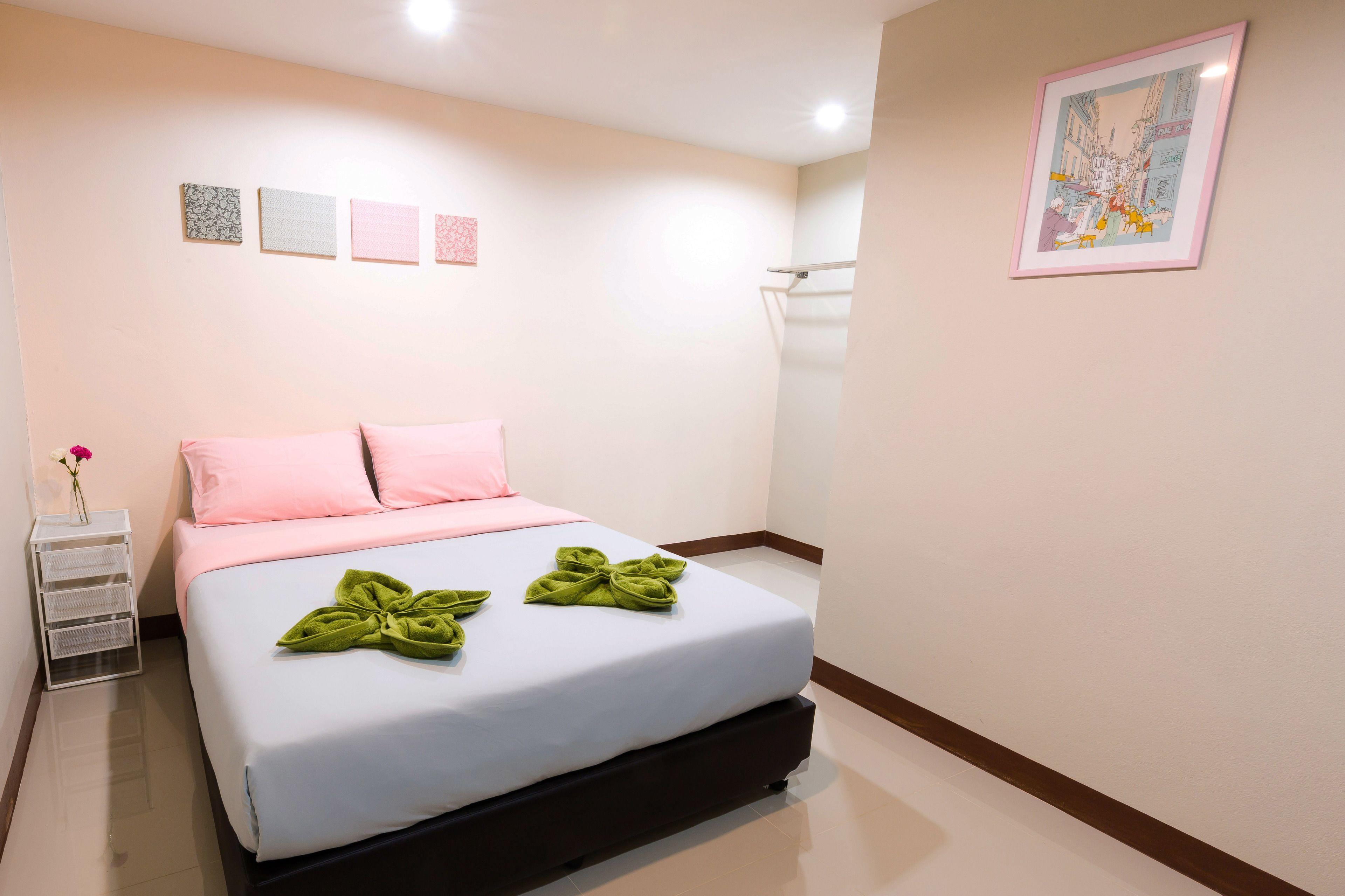 Queen Room Garden View