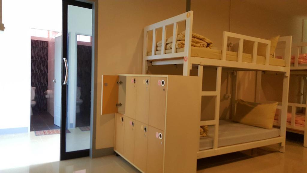 Bunk Bed Mixed Dormitory Room